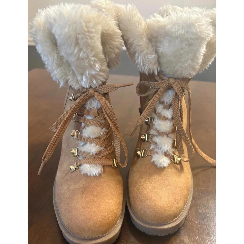 GG JURSY - By GUESS  WOMANS BOOTS Faux fur Lined Chunky HEEL 8 1/2 🆕
